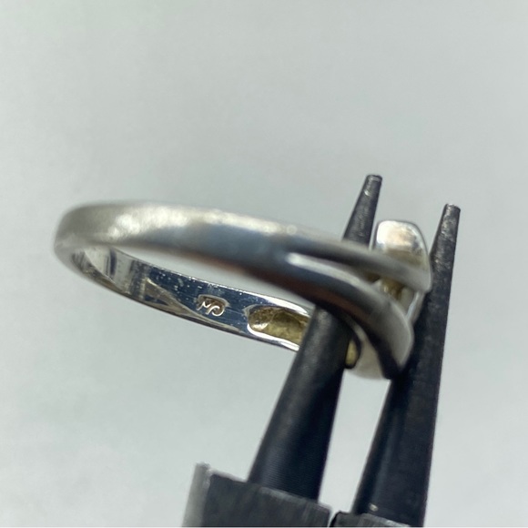 Sterling Silver Ring With Tension Set Faux Diamond CZ Ring Size 8 - Picture 8 of 10